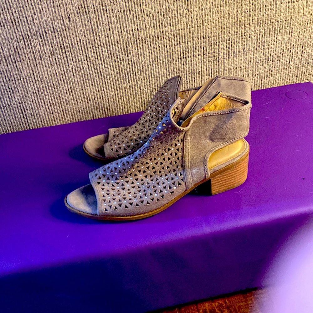High heels thick bottoms